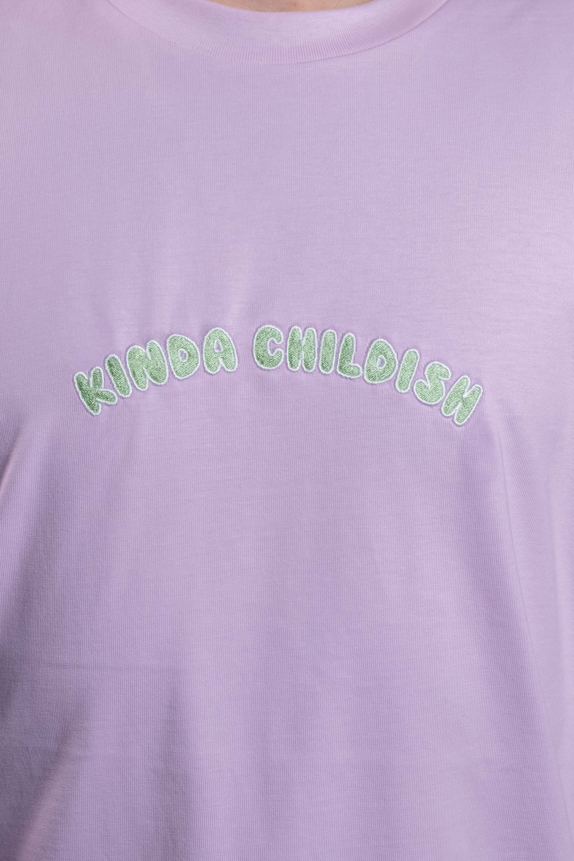 Preshrunk lilac cotton t-shirt with 'Kinda Childish' embroidered in an arch design